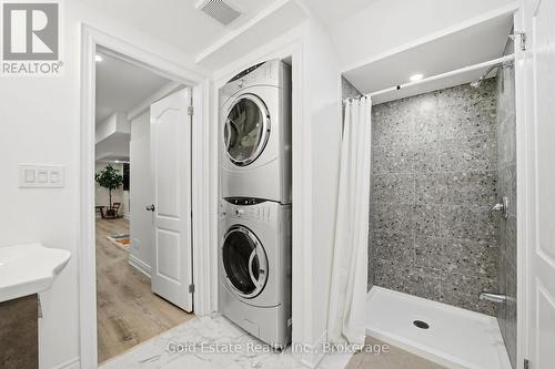 4875 Valera Road, Burlington, ON - Indoor Photo Showing Laundry Room