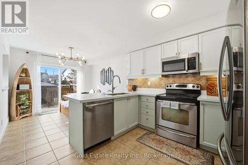 4875 Valera Road, Burlington, ON - Indoor Photo Showing Kitchen With Stainless Steel Kitchen With Upgraded Kitchen
