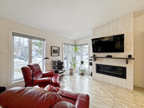 Boudoir - 590 Av. Townshend, Saint-Lambert, QC - Indoor Photo Showing Living Room