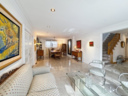 Salon - 590 Av. Townshend, Saint-Lambert, QC - Indoor