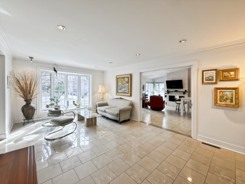 Salon - 590 Av. Townshend, Saint-Lambert, QC - Indoor