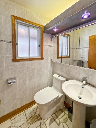 Salle d'eau - 590 Av. Townshend, Saint-Lambert, QC - Indoor Photo Showing Bathroom