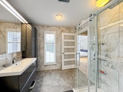 Salle de bains attenante à la CCP - 
