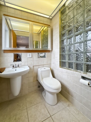 Salle d'eau - 590 Av. Townshend, Saint-Lambert, QC - Indoor Photo Showing Bathroom