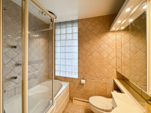 Salle de bains - 590 Av. Townshend, Saint-Lambert, QC - Indoor Photo Showing Bathroom