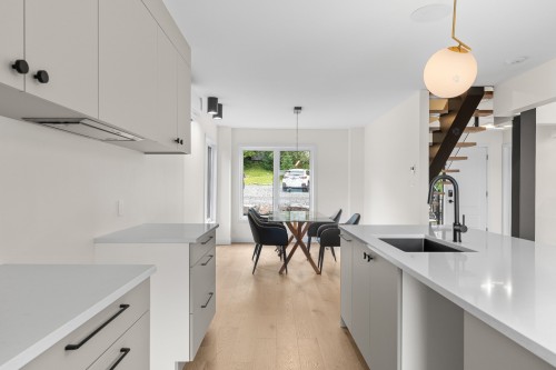 Cuisine - 185 Rue Du Val-Joli, Sainte-Catherine-De-Hatley, QC - Indoor Photo Showing Kitchen With Upgraded Kitchen