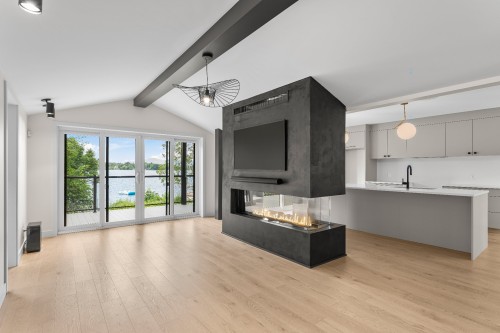 Salon - 185 Rue Du Val-Joli, Sainte-Catherine-De-Hatley, QC - Indoor With Fireplace