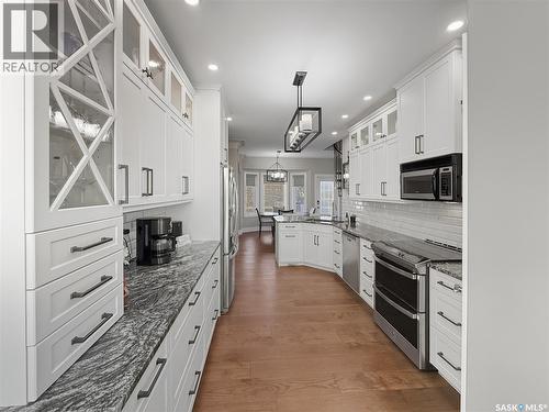 821 Wallman Place, Swift Current, SK - Indoor Photo Showing Kitchen With Upgraded Kitchen