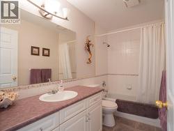 Main Bathroom - 