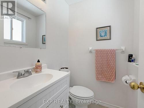 444 Burnett Avenue, Cambridge, ON - Indoor Photo Showing Bathroom