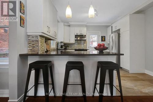 281 Flora Street, Ottawa, ON - Indoor Photo Showing Kitchen