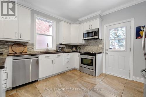 281 Flora Street, Ottawa, ON - Indoor Photo Showing Kitchen With Stainless Steel Kitchen