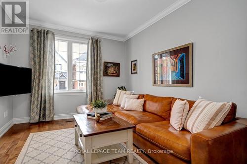 281 Flora Street, Ottawa, ON - Indoor Photo Showing Living Room