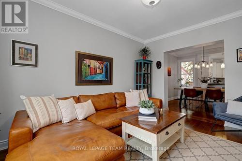 281 Flora Street, Ottawa, ON - Indoor Photo Showing Living Room