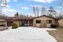 35 CHERRYWOOD DRIVE  Ottawa, ON K2H 6H1