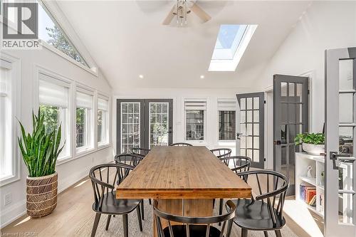 564 Maplehill Drive, Burlington, ON - Indoor Photo Showing Dining Room