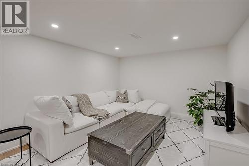 564 Maplehill Drive, Burlington, ON - Indoor