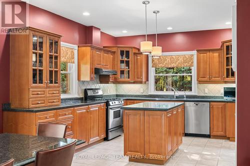 1601 Apeldoorn Avenue, Ottawa, ON - Indoor Photo Showing Kitchen With Stainless Steel Kitchen