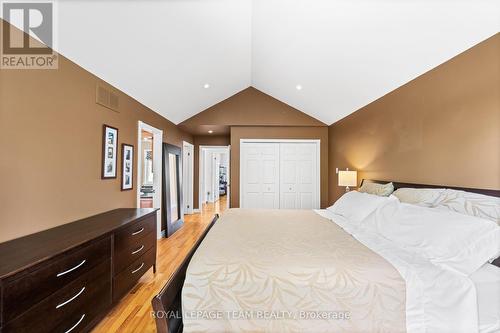1601 Apeldoorn Avenue, Ottawa, ON - Indoor Photo Showing Bedroom