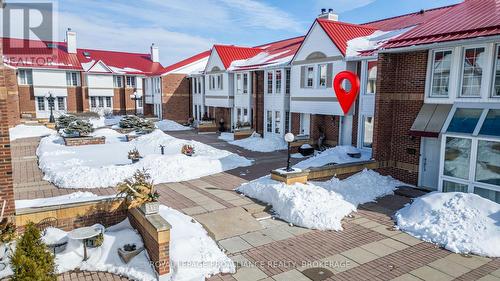 61 - 1 PLACE D'ARMES  Kingston (East Of Sir John A. Blvd), ON K7K 6S3