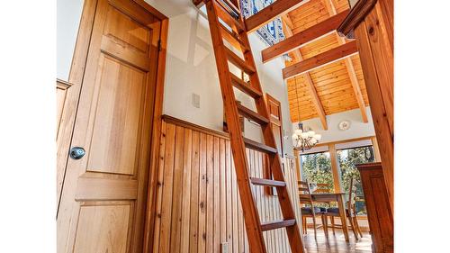 10235 Twin Bays Road, Twin Bays, BC - Indoor Photo Showing Other Room