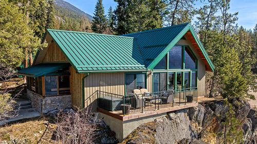 10235 Twin Bays Road, Twin Bays, BC - Outdoor With Deck Patio Veranda
