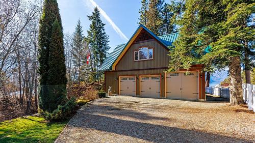 10235 Twin Bays Road, Twin Bays, BC - Outdoor
