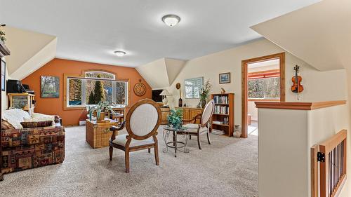 10235 Twin Bays Road, Twin Bays, BC - Indoor