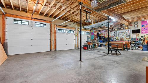 10235 Twin Bays Road, Twin Bays, BC - Indoor Photo Showing Garage
