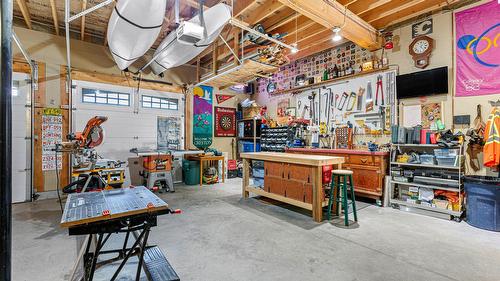10235 Twin Bays Road, Twin Bays, BC - Indoor Photo Showing Garage