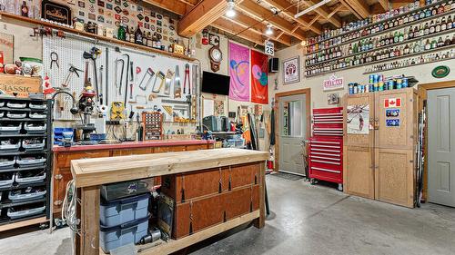 10235 Twin Bays Road, Twin Bays, BC - Indoor Photo Showing Basement