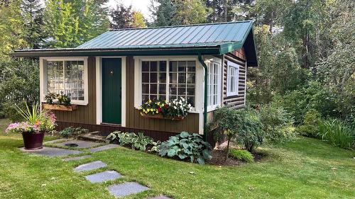 10235 Twin Bays Road, Twin Bays, BC - Outdoor