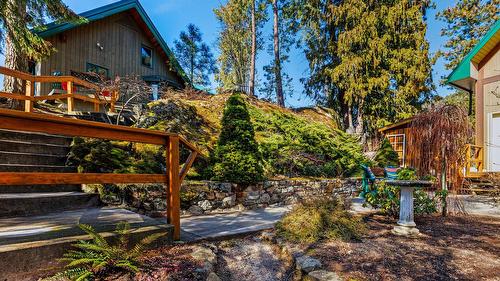 10235 Twin Bays Road, Twin Bays, BC - Outdoor