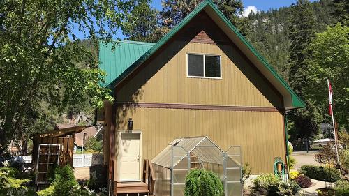 10235 Twin Bays Road, Twin Bays, BC - Outdoor