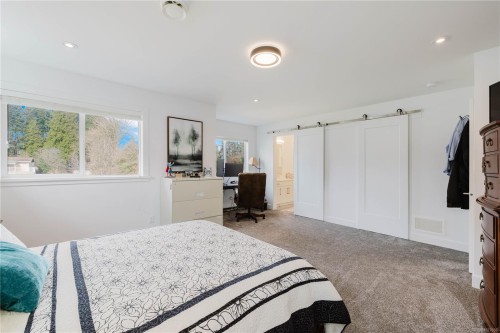5869 Deuchars Dr, Duncan, BC - Indoor Photo Showing Bedroom