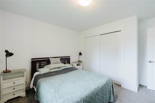 5869 Deuchars Dr, Duncan, BC - Indoor Photo Showing Bedroom