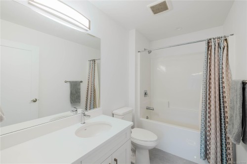 5869 Deuchars Dr, Duncan, BC - Indoor Photo Showing Bathroom