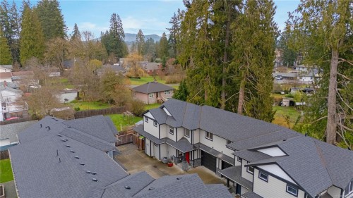 5869 Deuchars Dr, Duncan, BC - Outdoor