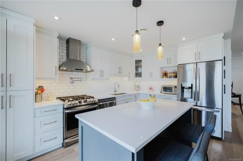 5869 Deuchars Dr, Duncan, BC - Indoor Photo Showing Kitchen With Upgraded Kitchen