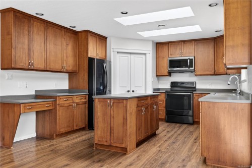 6-235 Park Dr, Salt Spring, BC 