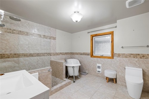 550 Corcan Rd, Qualicum Beach, BC 