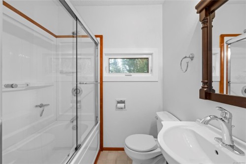 550 Corcan Rd, Qualicum Beach, BC 