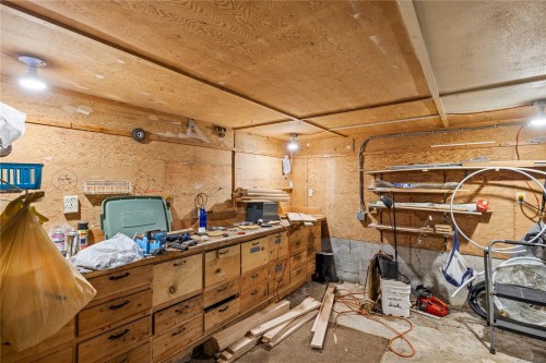 550 Corcan Rd, Qualicum Beach, BC 