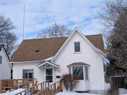 35 Springside DR  Winnipeg, MB R2M 0X1