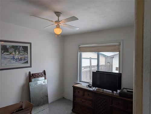 35 Springside Dr, Winnipeg, MB 