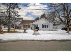 15 Fenton DR  Saint John, NB E2M 4E6