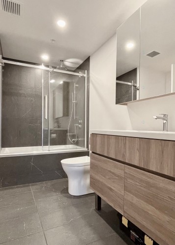 Salle de bains - 317-271 Av. De L'Académie, Dorval, QC - Indoor Photo Showing Bathroom