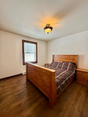 Chambre à coucher principale - 23  - 23A Ch. Du Lac-Allard, Lac-Saguay, QC - Indoor Photo Showing Bedroom