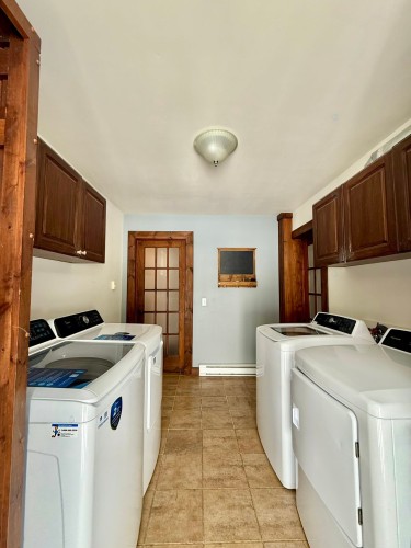 Salle de lavage - 23  - 23A Ch. Du Lac-Allard, Lac-Saguay, QC - Indoor Photo Showing Laundry Room