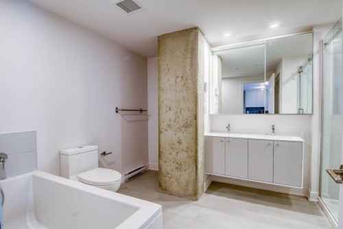 Bathroom - 218-4820 4E Avenue, Montréal (Rosemont/La Petite-Patrie), QC - Indoor Photo Showing Bathroom